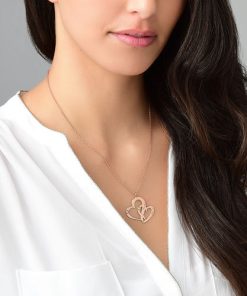 Collana a due cuori incisa con placcatura in oro rosa