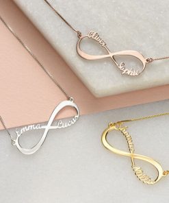 Collar con nombre infinito