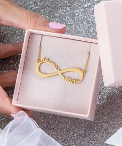 Collar con nombre infinito chapado en oro de 14K