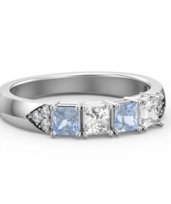 Klassischer Princess Cut Ring mit Akzenten