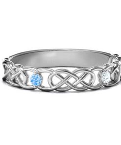 Anillo infinito entrelazado de dos piedras