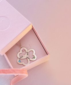 Personalisierte dreifache Herzkette mit Rosévergoldung