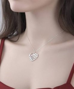 Collana a cuore di Birthstone con nomi incisi
