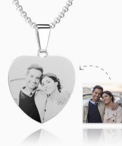 Collier gravé d'étiquette de photo de coeur des femmes avec la gravure d'acier inoxydable